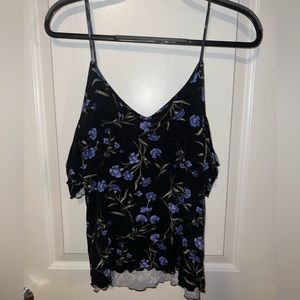 Off shoulder American Eagle top - M